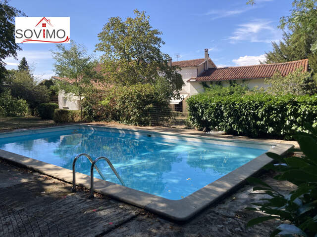 BELLE PROPRIÉTÉ DE CARACTÈRE À RESTAURER AVEC PARC ET PISCIN — photo du bien