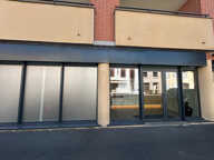 Local professionnel avec cabines ou bureaux — photo 3