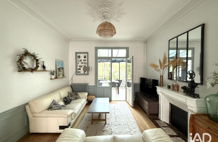 Vente Maison/villa 8 pièces — photo 2