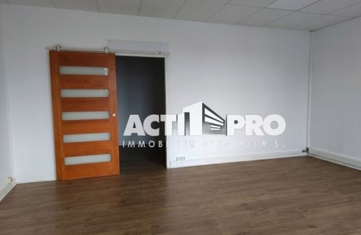 Bureaux à louer — photo 3