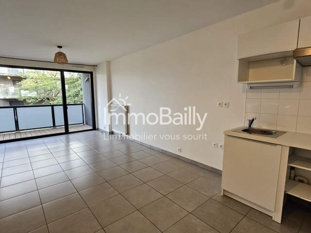 BEGLES APPARTEMENT T2 AVEC BALCON ET PARKING — photo du bien
