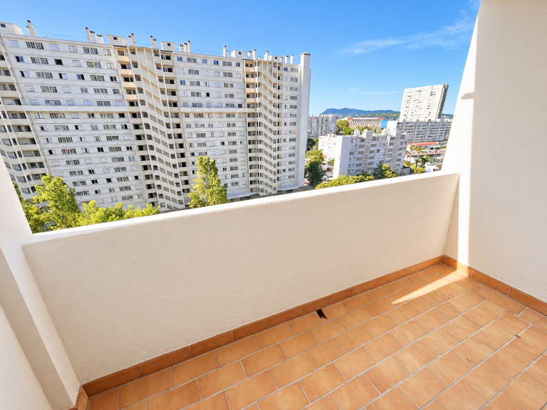 Le Mourillon - T3 avec balcon - proche commerces et commodit — photo 1