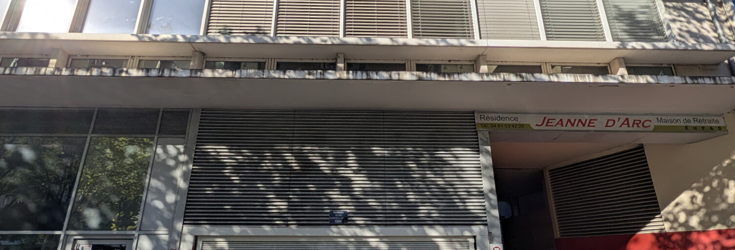 Garage  15 m² à louer à Marseille 8 (13008)