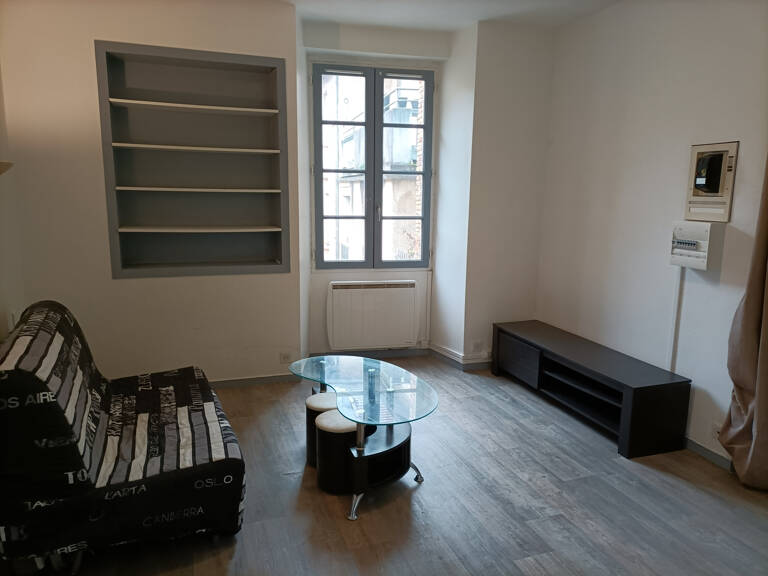 STUDIO MEUBLÉ - COEUR DE VILLE - CAHORS — photo 1