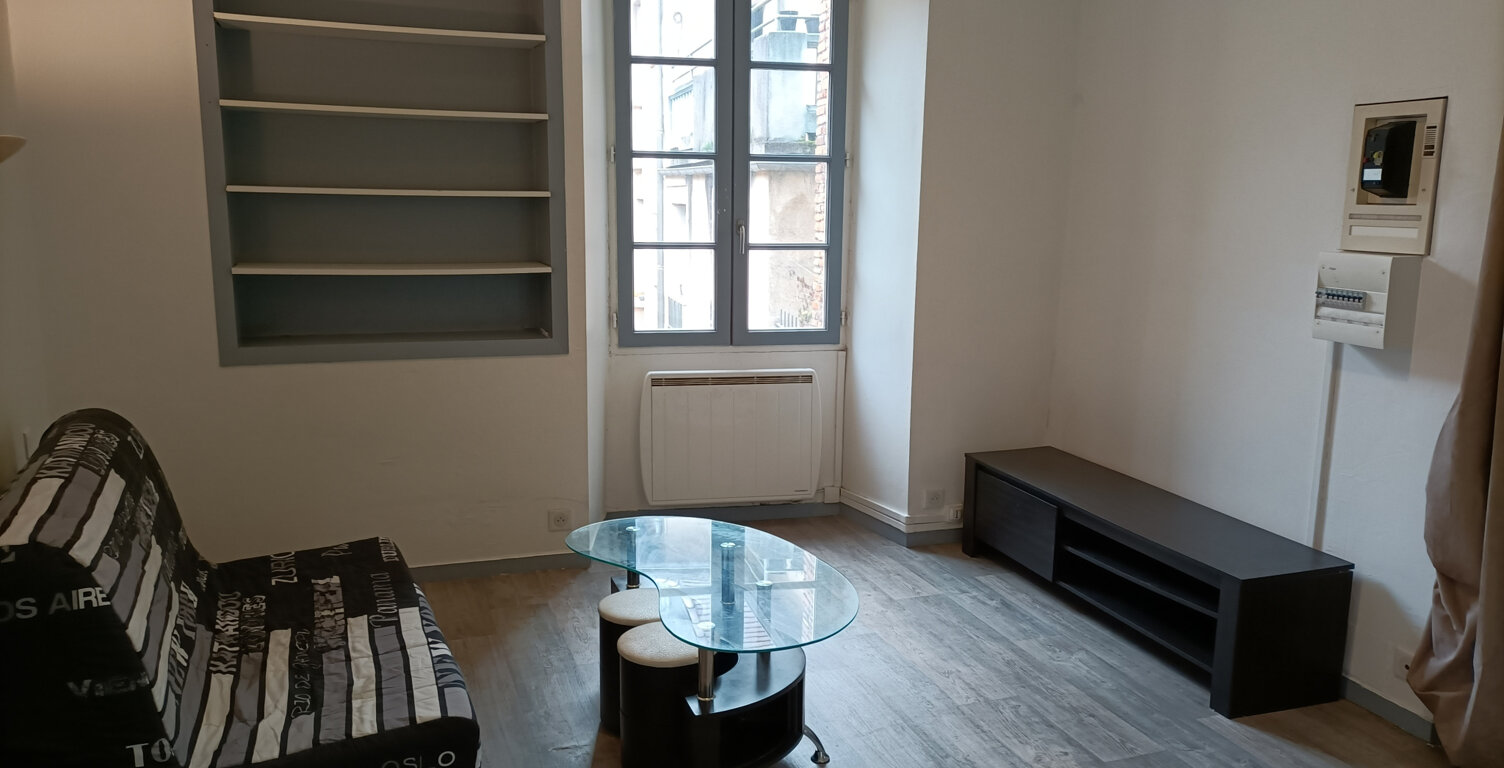 STUDIO MEUBLÉ - COEUR DE VILLE - CAHORS — photo 1