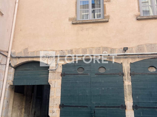 PLACE  BELLECOUR GRAND GARAGE A LOUER — photo du bien