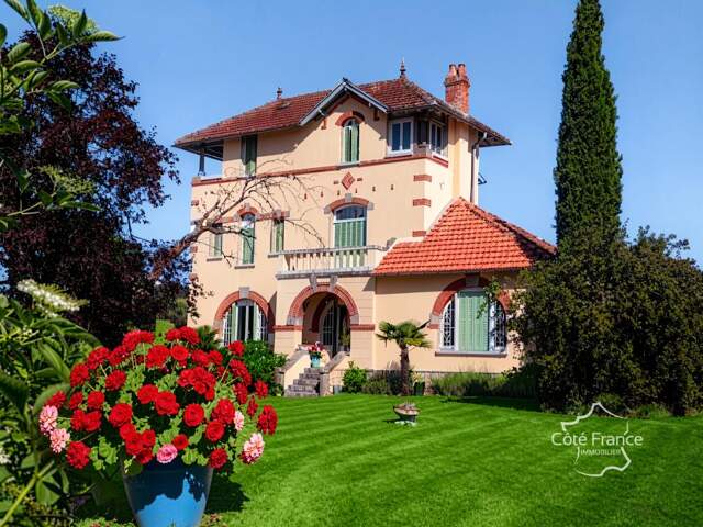 Magnifique villa d'architecte avec piscine et jardin à Maurs — photo du bien