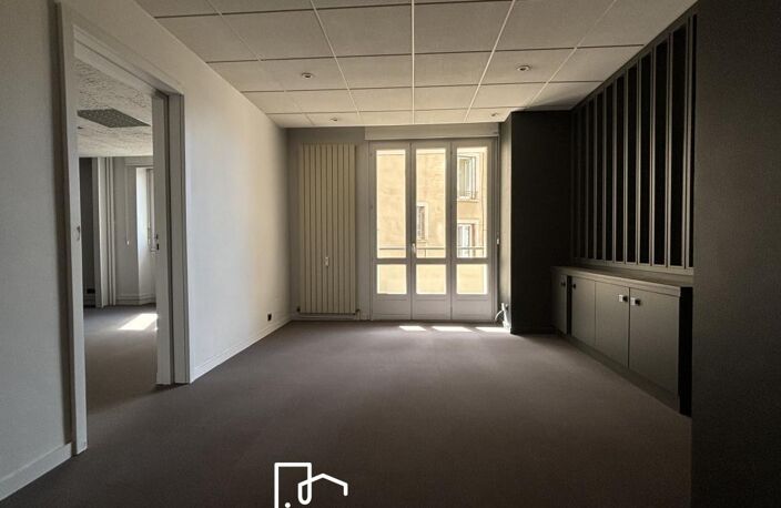 LOCATION LOCAL PROFESSIONNEL RODEZ — photo 2