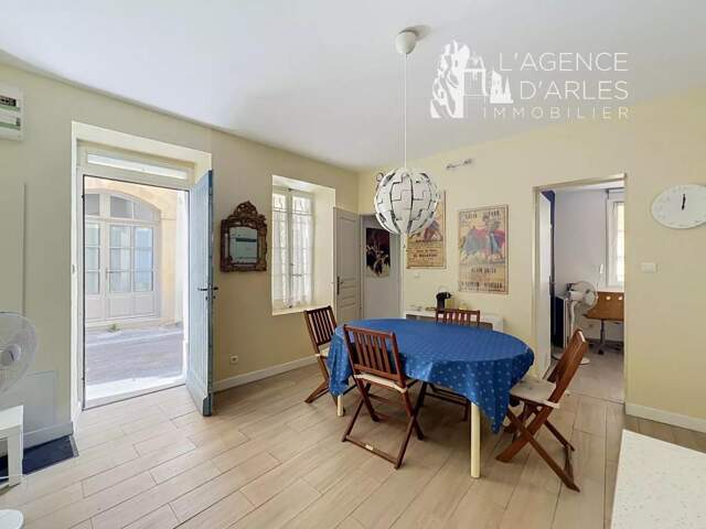 Appartement avec 2 chambres Place du Forum au cœur du centre historique d’Arles — photo du bien