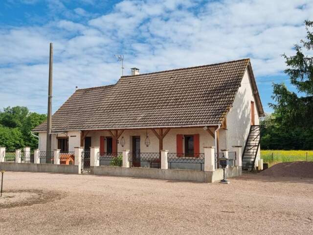 Corps de ferme avec maison d'habitation à 20km de Moulins — photo du bien