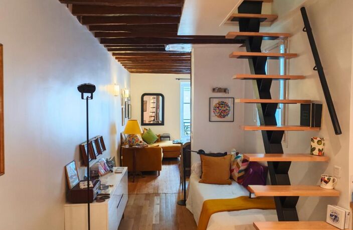 Paris 6e – Rue de Sèvres – Duplex de charme au dernier étage — photo 2