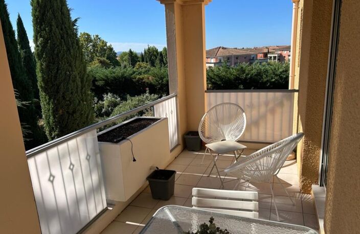 Studio meublé tout équipé avec grande terrasse — photo 3