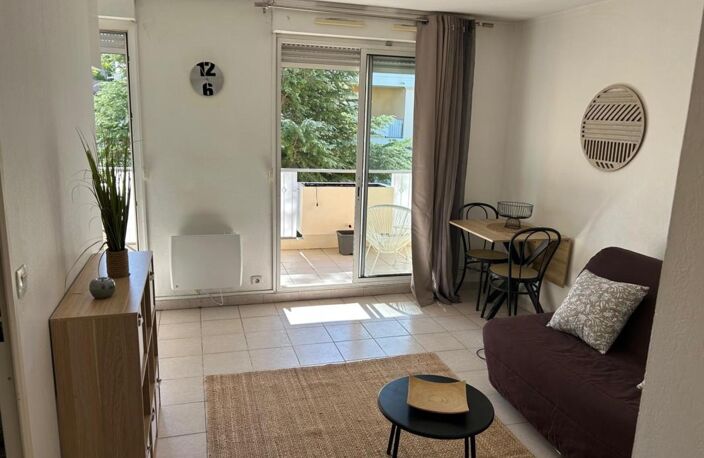 Studio meublé tout équipé avec grande terrasse — photo 4