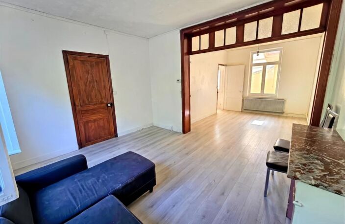 HIRSON (02) - 🏡 Vente maison semi-individuelle, avec 3 chambres 🛏️🛏️🛏️, cour 🚗 et jardin ☘️ — photo 2