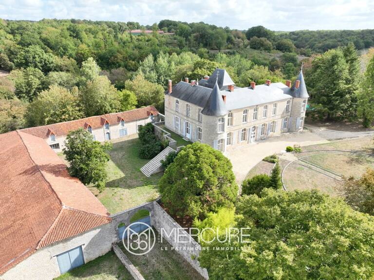 Prestigieux château XVIIIe en Charente — photo 1