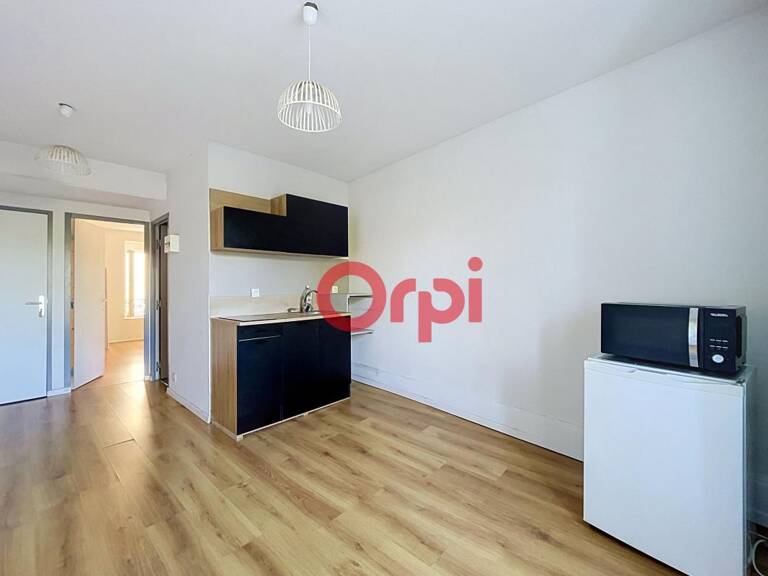 Appartement T2 en plein de centre de vichy idéal pour les étudiants toutes charges comprises ! — photo 1