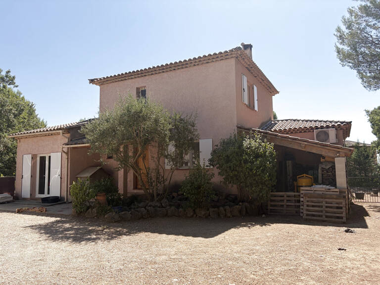 CUERS Environnement privilégié Villa familiale T5 avec piscine et dépendances — photo 1