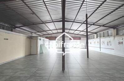 A louer sur Jarry LOCAL 330 m² BAIE MAHAULT (971) — photo du bien
