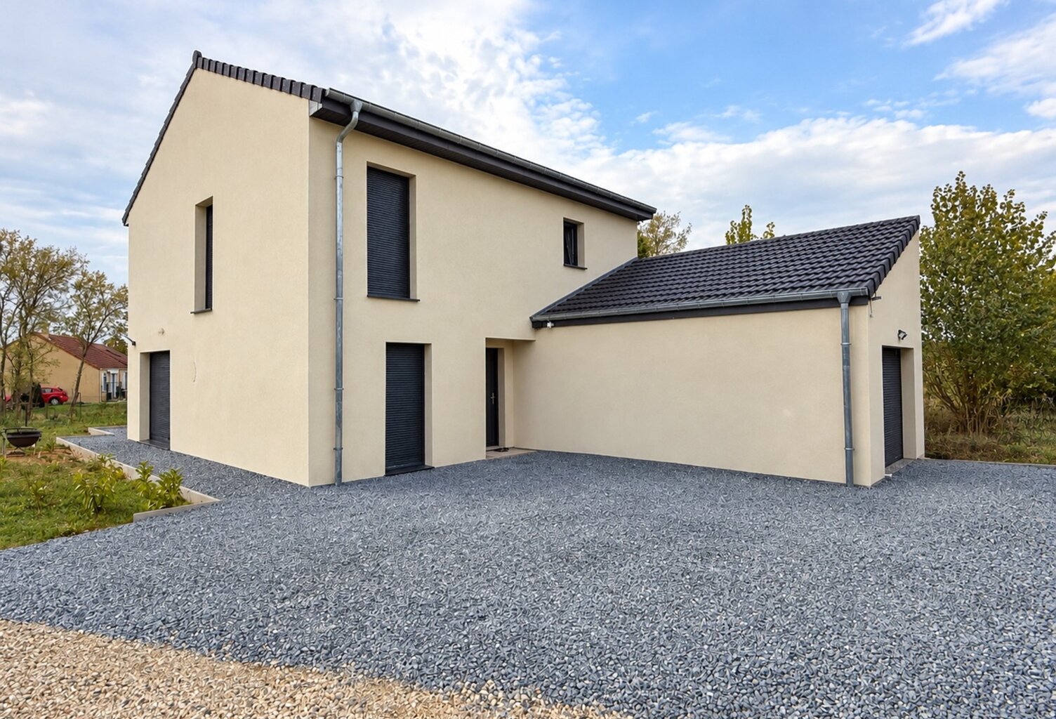 Maison individuelle de 133m², 4 chambres, jardin, garage et terrasse — photo 1