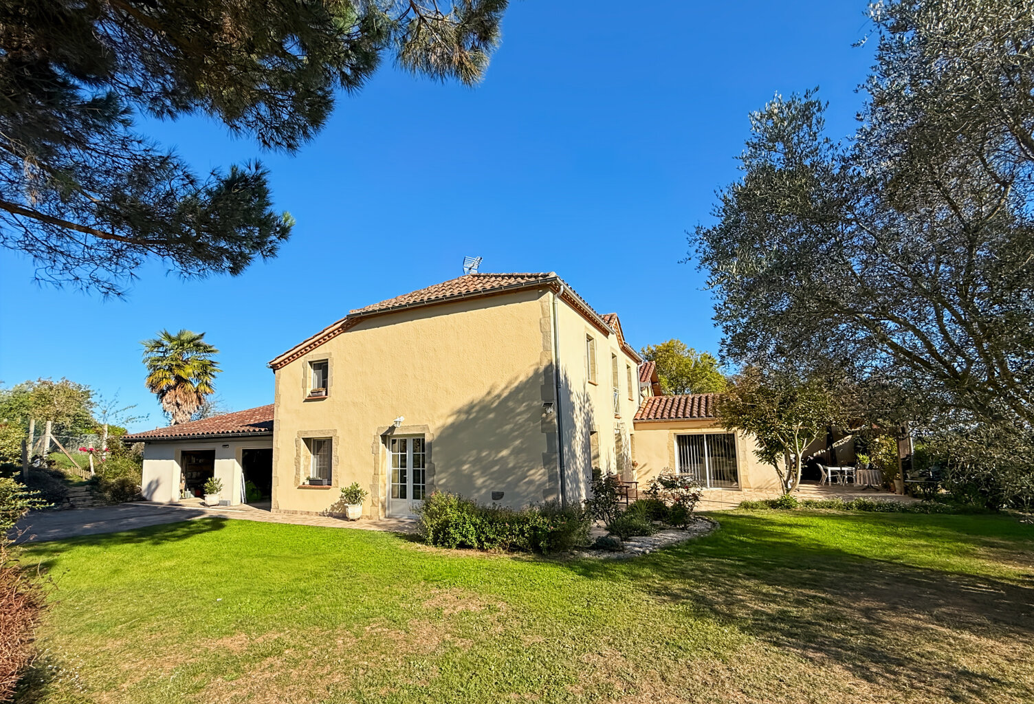 GERS (32) – À 10 min d’Aire-sur-l’Adour – Superbe maison en pierre rénovée de 160 m², 4 chambres, terrain arboré de 1 592 m² — photo 1
