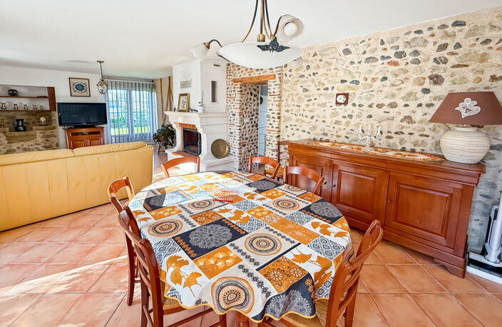 GERS (32) – À 10 min d’Aire-sur-l’Adour – Superbe maison en pierre rénovée de 160 m², 4 chambres, terrain arboré de 1 592 m² — photo 3