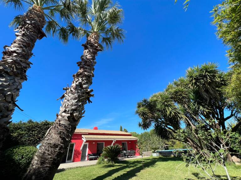 Dpt Var (83), à vendre HYERES Villa sans vis à vis- 1000m² de terrain - 3 chambres  - piscine - jardin - GARAGE — photo 1