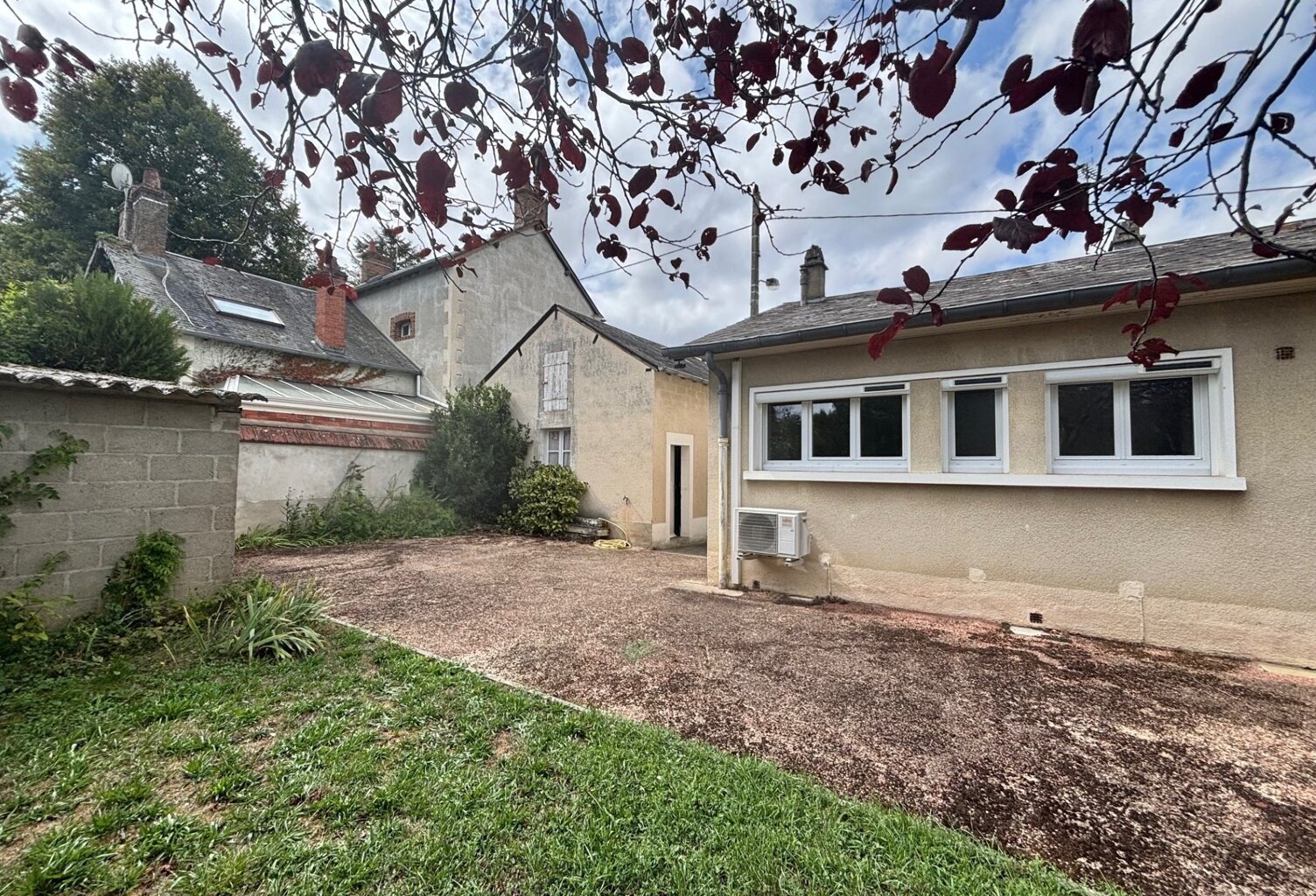 Maison à vendre 3 pièces LA GUERCHE SUR L'AUBOIS (18) — photo 1