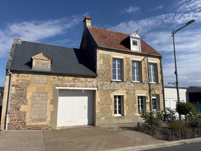 TOURVILLE-SUR-ODON (14) – MAISON AVEC 3 CHAMBRES, JARDIN ET DEUX GARAGES — photo du bien