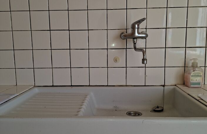 Maison de village à réfraichir, 5 min écoles college, péage, et gare Sncf, 35 min le Mans, 15 min ALENCON avec  jardinet — photo 5