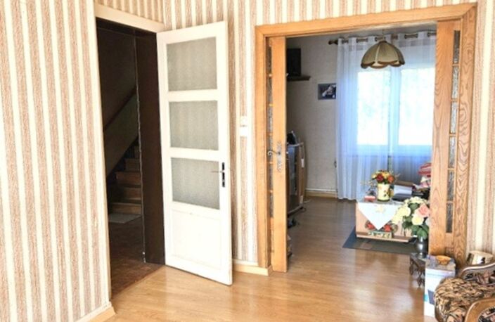 Maison 5 pièces, 3 chambres avec garage – Châtel-sur-Moselle (88)– Proche gare, écoles et voie rapide — photo 4