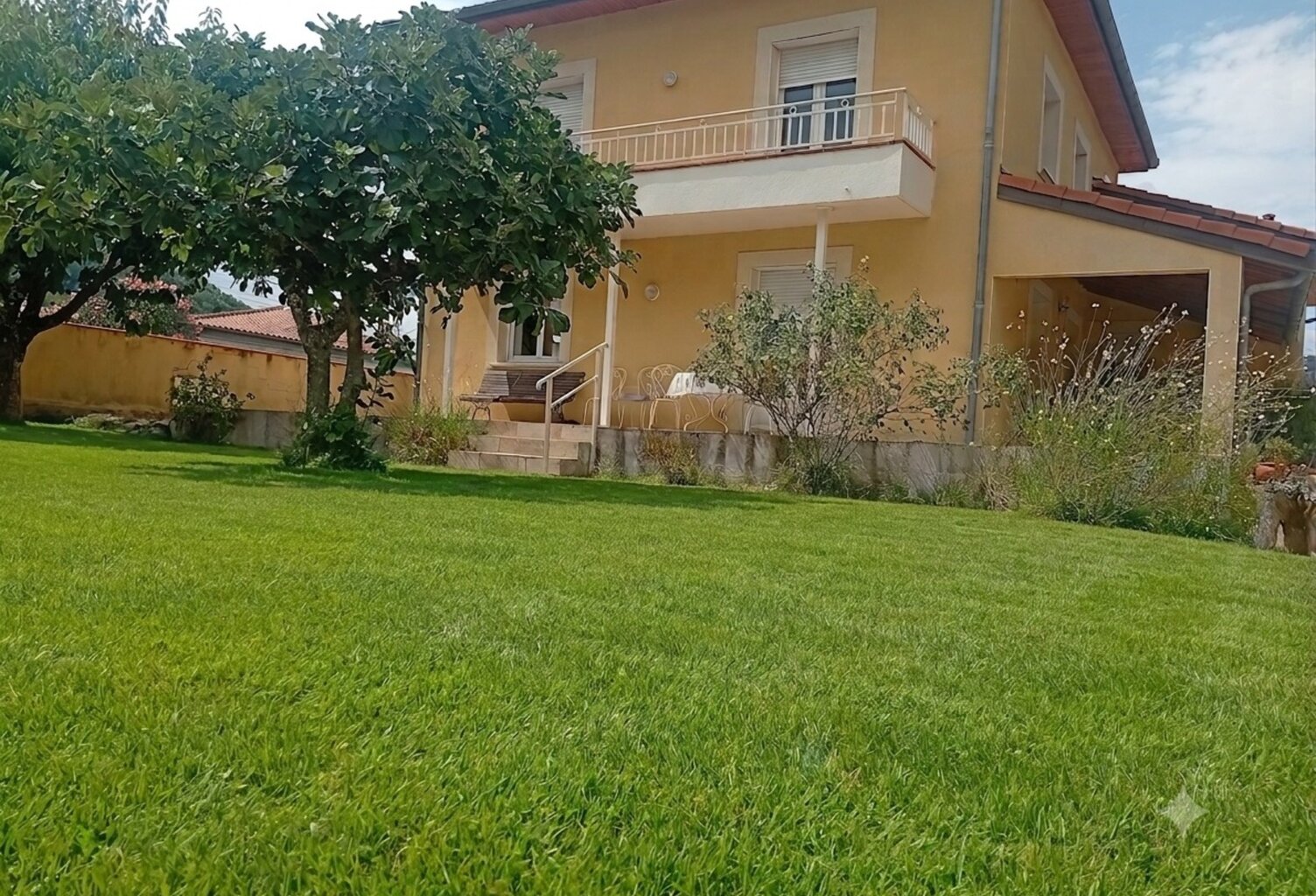 Maison à vendre 8 pièces  (09) — photo 1