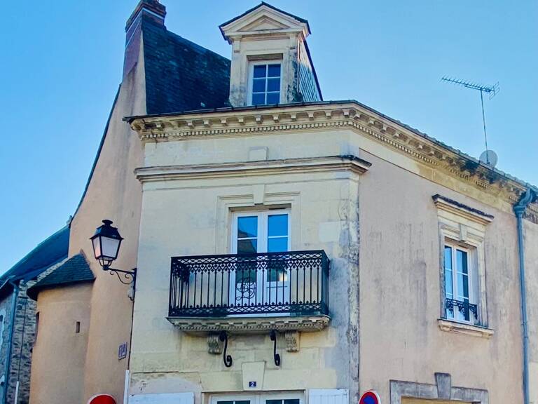 À Vendre : Maison de ville 3 chambres avec dépendance Mayenne 53200 — photo 1