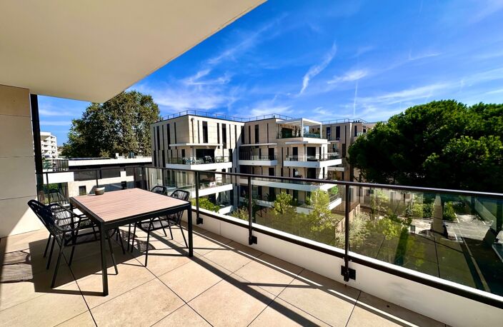 Marseille 8e – À deux pas du parc Borély et de la mer, exceptionnel T3 de 70 m² avec terrasse de 23m2 et 2 box Fermés — photo 2