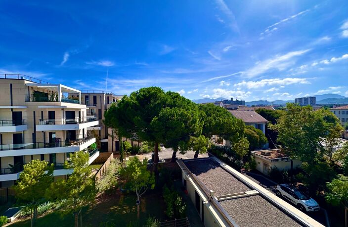 Marseille 8e – À deux pas du parc Borély et de la mer, exceptionnel T3 de 70 m² avec terrasse de 23m2 et 2 box Fermés — photo 5