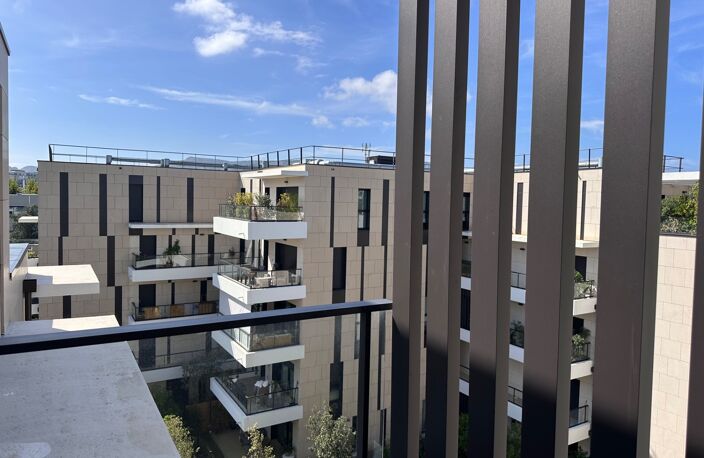 Marseille 8e – À deux pas du parc Borély et de la mer, exceptionnel T3 de 75 m² + Terrasse de 20m2 et 1 box fermé — photo 3