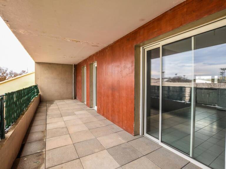 Appartement à vendre, Le Pontet, 2 chambres, grande terrasse, parking — photo 1