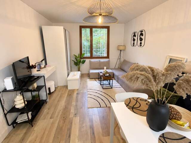 NÎMES – STUDIO MEUBLÉ 27M² AVEC JARDIN PRIVATIF — photo du bien