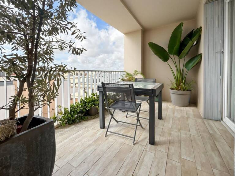 Dernier étage - Terrasse & balcon - Vue dégagée — photo 1