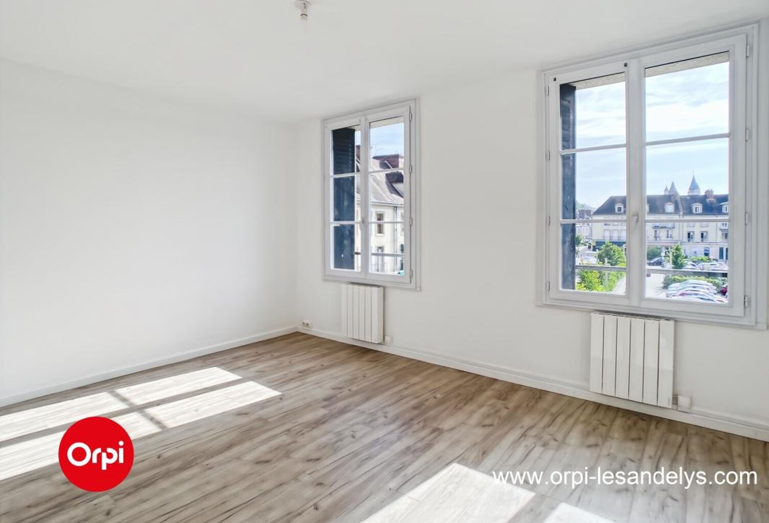 RARE À LA VENTE – APPARTEMENT T3 RÉNOVÉ – CENTRE-VILLE LES ANDELYS — photo 1