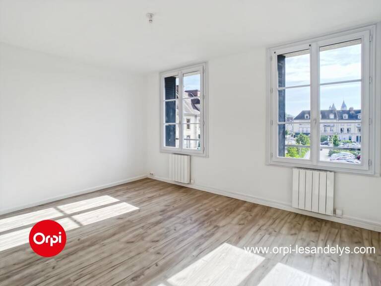 RARE À LA VENTE – APPARTEMENT T3 RÉNOVÉ – CENTRE-VILLE LES ANDELYS — photo 1