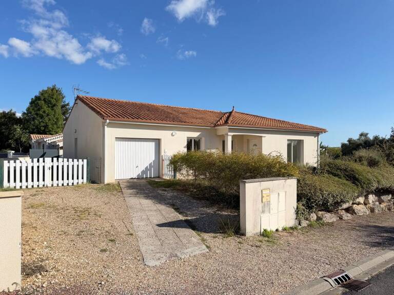 MAISON 4 PIECES à 500 m Centre Ville et Lac de Vaux sur mer — photo 1