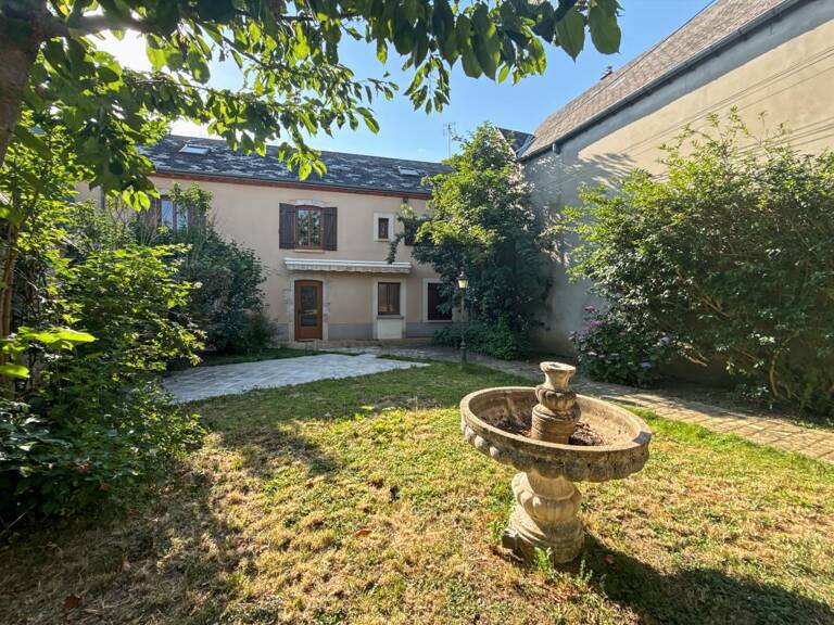   MAISON DE MAÇON AU FORT POTENTIEL — TOUT À PIED & JARDIN     — photo 1