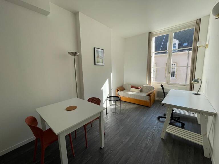 Bel appartement idéalement situé proche des commerces et transports ! — photo 1