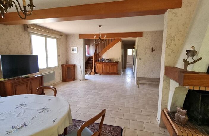 MAISON TRADITIONNELLE  et UN TRES BEL ETANG de plus de 4000m² — photo 4