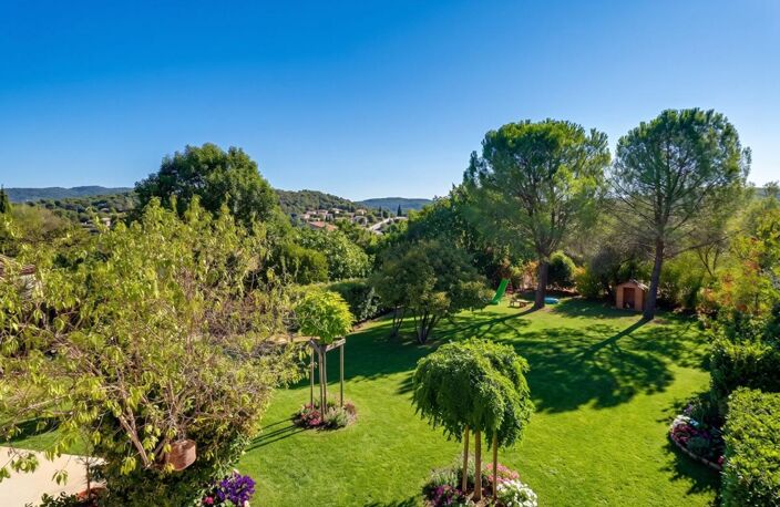 MAS DE CARACTÈRE -180 M², 4 CHAMBRES ET 1 609 M² DE TERRAIN — photo 3