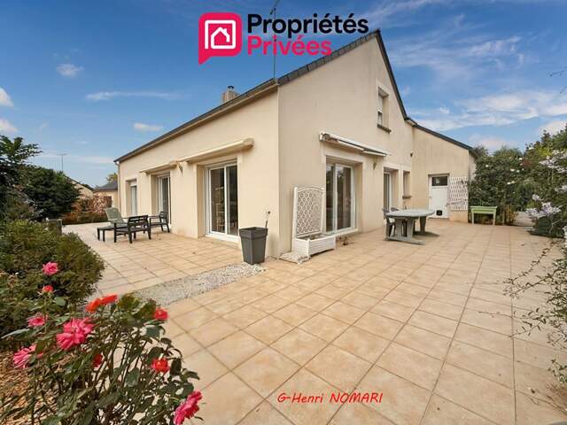 Chateaubriant - Maison7 pièce(s) 140 m2, 4 Chambres, 1174m² de terrain — photo du bien