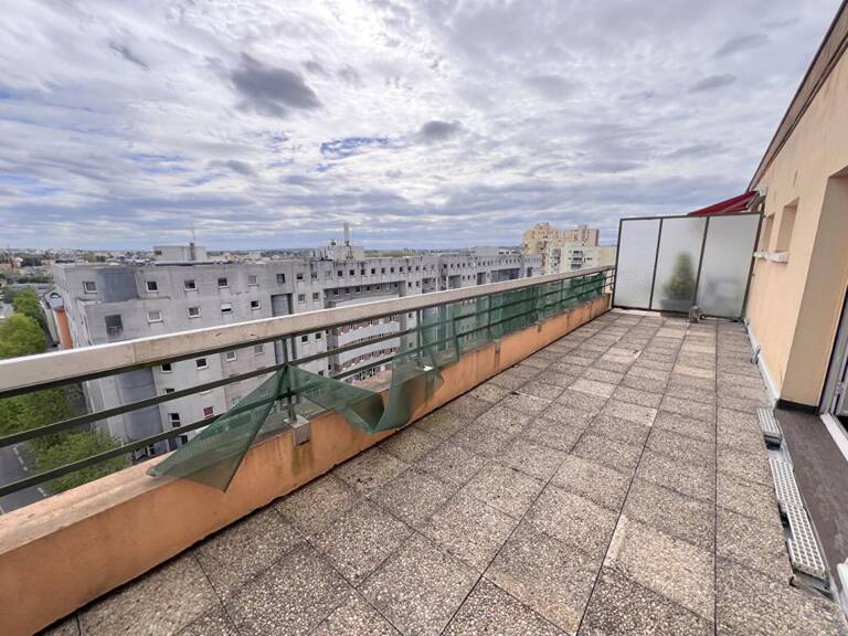 Appartement - Le Mans - BOLLEE - STUDIO avec Terrasse - 29 m² — photo 1