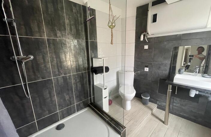A VENDRE LA SEYNE SUR MER 83500 PROCHE PORT IMMEUBLE DE RAPPORT — photo 5