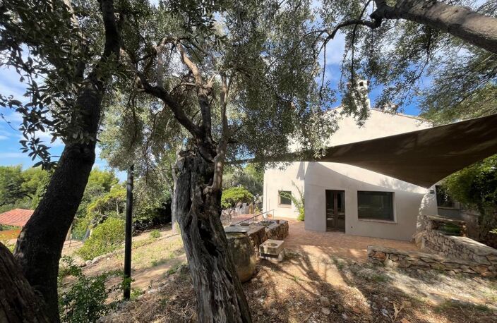A VENDRE TOULON 83000 QUARTIER DU FARON BASTIDE  DE PRESTIGE 9 PIECES 6 CHAMBRES VUE MER PARC PAYSAGER PISCINE — photo 4