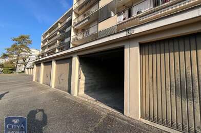 Garage  84 €